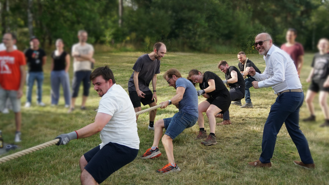 Das Team „LSCAD“ aktiviert die letzten Kraftreserven im Halbfinale gegen das Team „Eisenfaust“ vom Lehrstuhl Metallische Werkstoffe